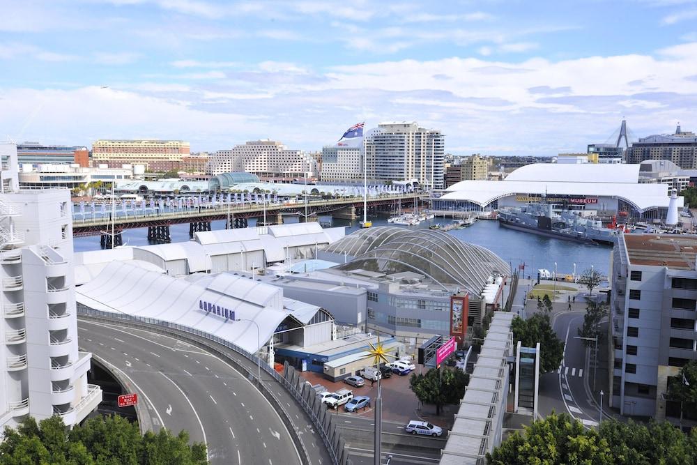 Metro Apartments On Darling Harbour Сидней Экстерьер фото