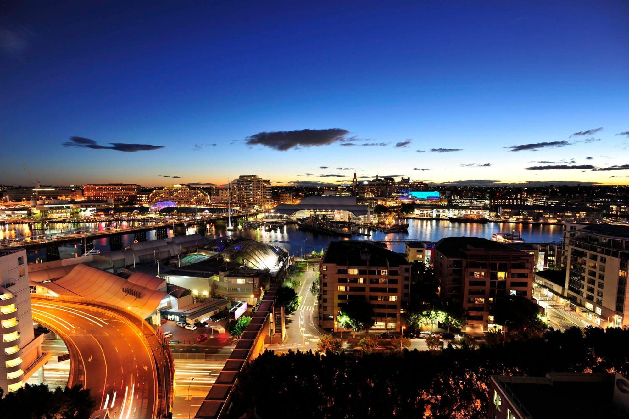 Metro Apartments On Darling Harbour Сидней Экстерьер фото